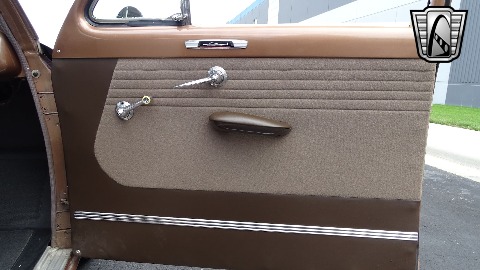 1950 Ford Club Coupe image 112