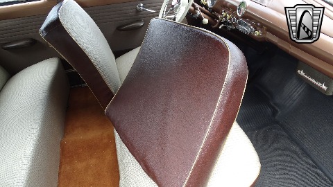 1950 Ford Club Coupe image 116