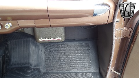 1950 Ford Club Coupe image 120