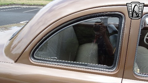 1950 Ford Club Coupe image 96