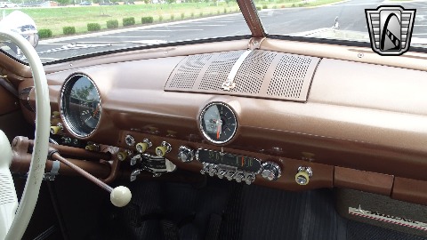 1950 Ford Club Coupe image 122