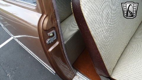 1950 Ford Club Coupe image 149