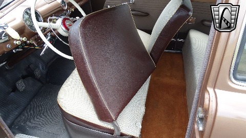 1950 Ford Club Coupe image 132