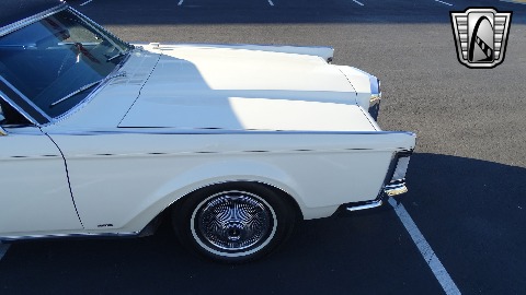 1969 Lincoln Continental image 30