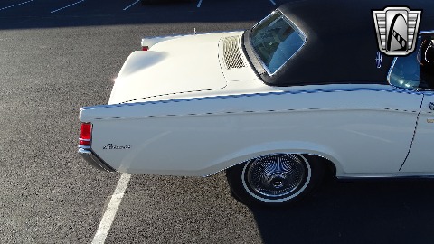 1969 Lincoln Continental image 32