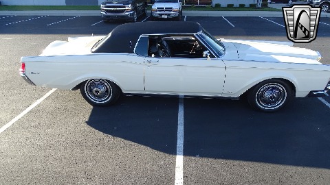 1969 Lincoln Continental image 12