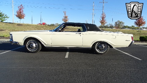 1969 Lincoln Continental image 16