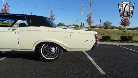 1969 Lincoln Continental image 44