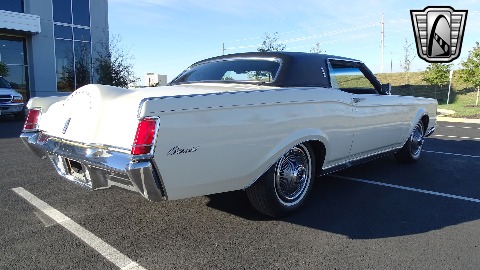 1969 Lincoln Continental image 19