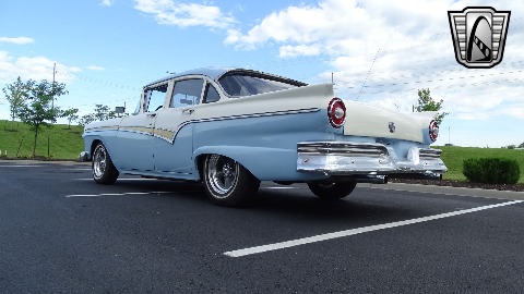 1957 Ford Custom image 133