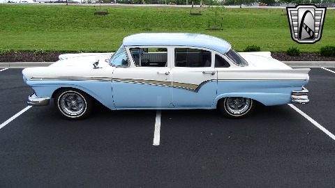1957 Ford Custom image 33