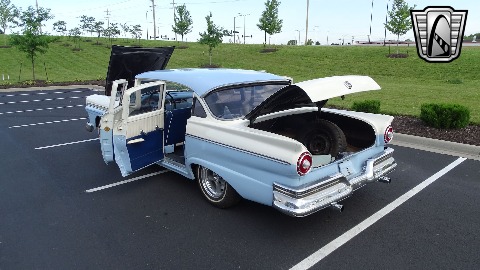 1957 Ford Custom image 134