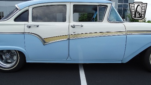 1957 Ford Custom image 34