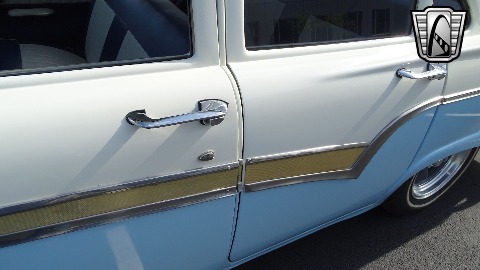 1957 Ford Custom image 136