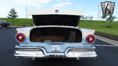 1957 Ford Custom image 11