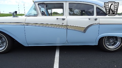 1957 Ford Custom image 88