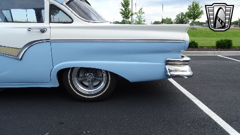 1957 Ford Custom image 93