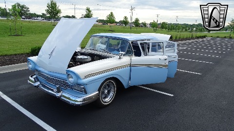 1957 Ford Custom image 122