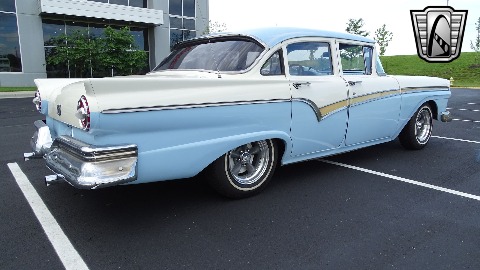 1957 Ford Custom image 98