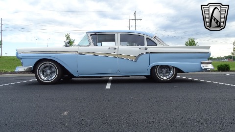 1957 Ford Custom image 127