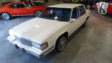 1988 Cadillac Sedan DeVille image 3