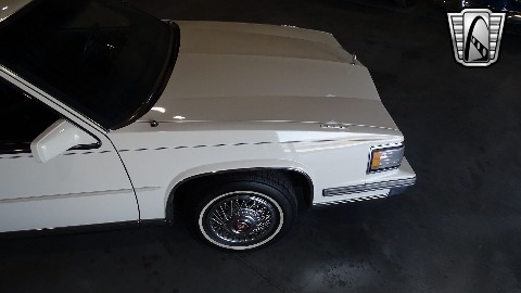 1988 Cadillac Sedan DeVille image 30