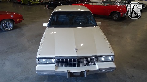 1988 Cadillac Sedan DeVille image 6