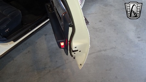 1988 Cadillac Sedan DeVille image 110