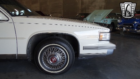 1988 Cadillac Sedan DeVille image 35