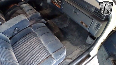 1988 Cadillac Sedan DeVille image 113