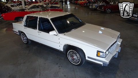 1988 Cadillac Sedan DeVille image 13