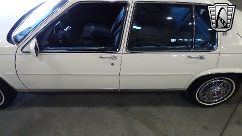 1988 Cadillac Sedan DeVille image 39