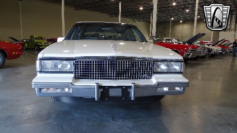 1988 Cadillac Sedan DeVille image 14