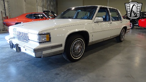 1988 Cadillac Sedan DeVille image 15