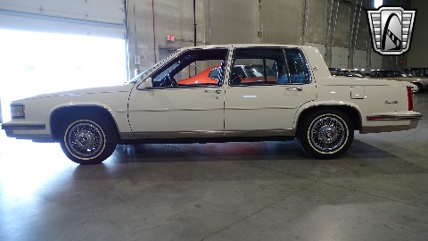 1988 Cadillac Sedan DeVille image 16