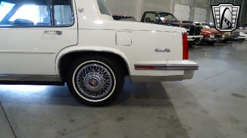 1988 Cadillac Sedan DeVille image 43