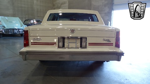 1988 Cadillac Sedan DeVille image 18