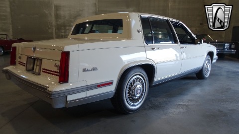 1988 Cadillac Sedan DeVille image 19
