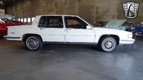 1988 Cadillac Sedan DeVille image 20