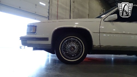 1988 Cadillac Sedan DeVille image 46
