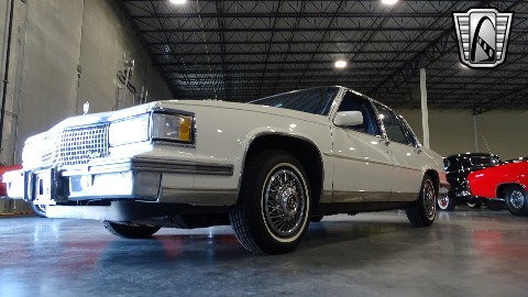 1988 Cadillac Sedan DeVille image 23