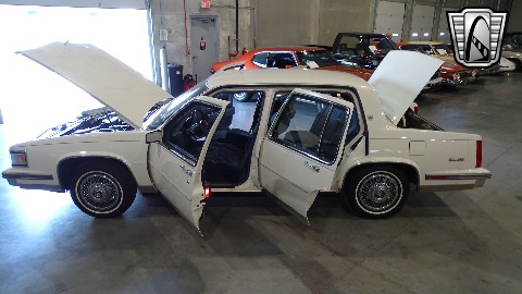 1988 Cadillac Sedan DeVille image 49