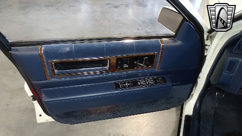 1988 Cadillac Sedan DeVille image 131