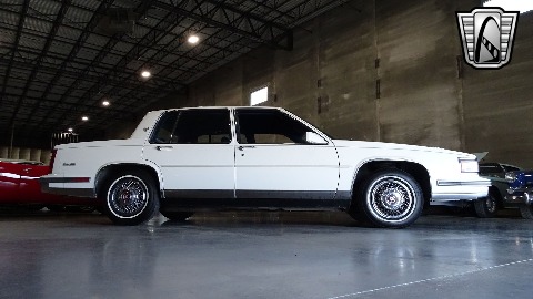 1988 Cadillac Sedan DeVille image 28