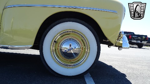 1947 Ford Super Deluxe image 112