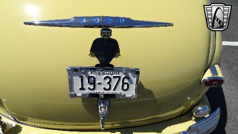 1947 Ford Super Deluxe image 99