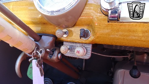 1947 Ford Super Deluxe image 155