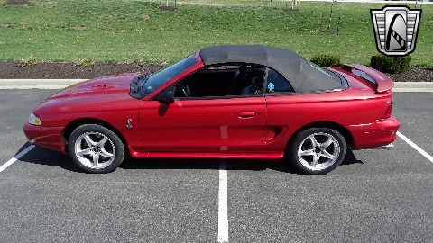 1998 Ford Mustang image 8