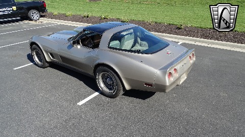 1982 Chevrolet Corvette image 9