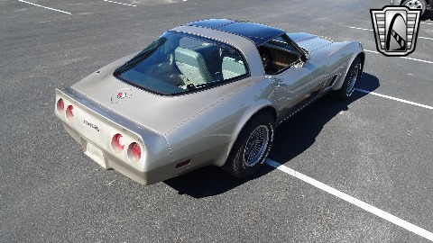 1982 Chevrolet Corvette image 11